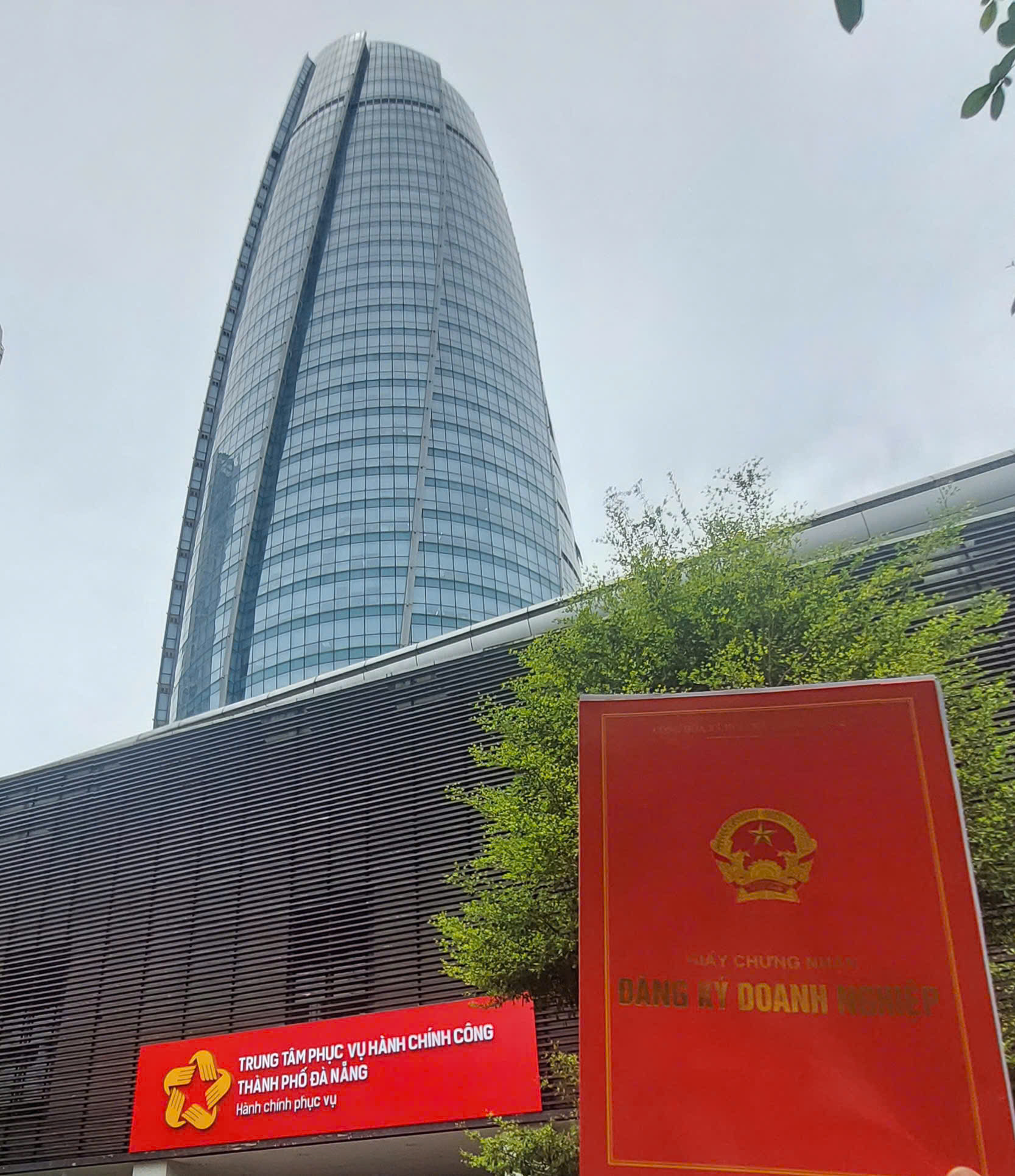 Chính phủ đề xuất giảm giấy phép kinh doanh 25 ngành, nghề